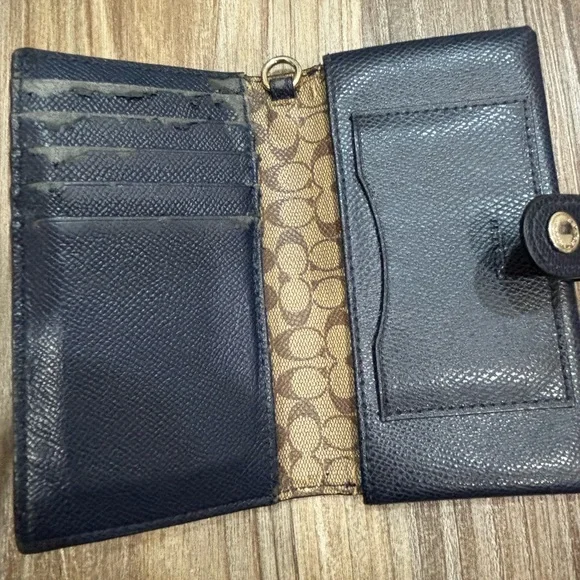 Authentic Coach Navy Blue and White Crossbody Purse with wallet - Picture 3 of 14